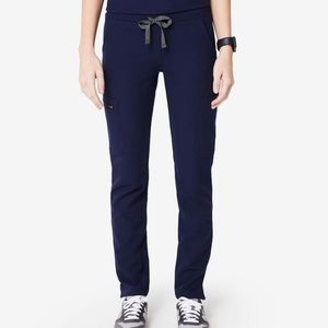 Yola skinny scrub